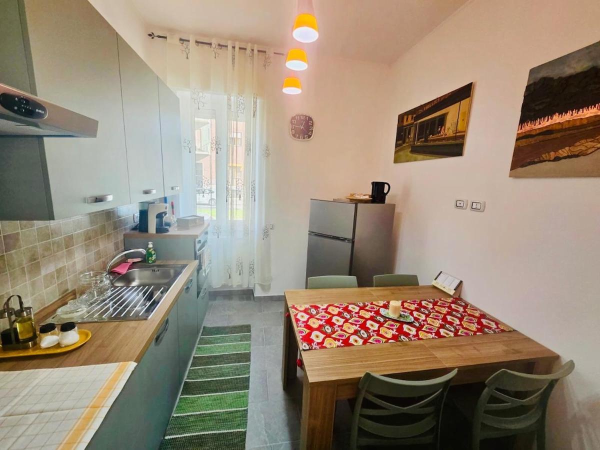 Tolstoi 83 Apartment Milán Exteriér fotografie